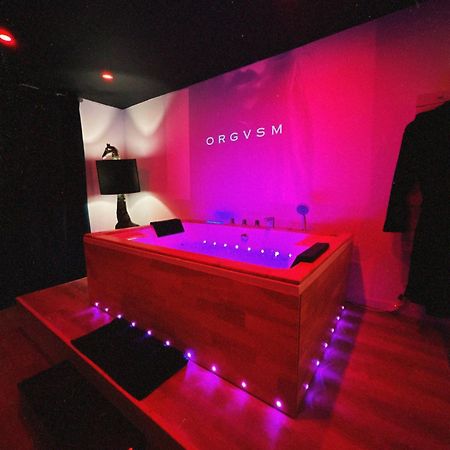 Love Room Haut De Gamme - L'Extase Avec Jacuzzi Violaines Exterior photo